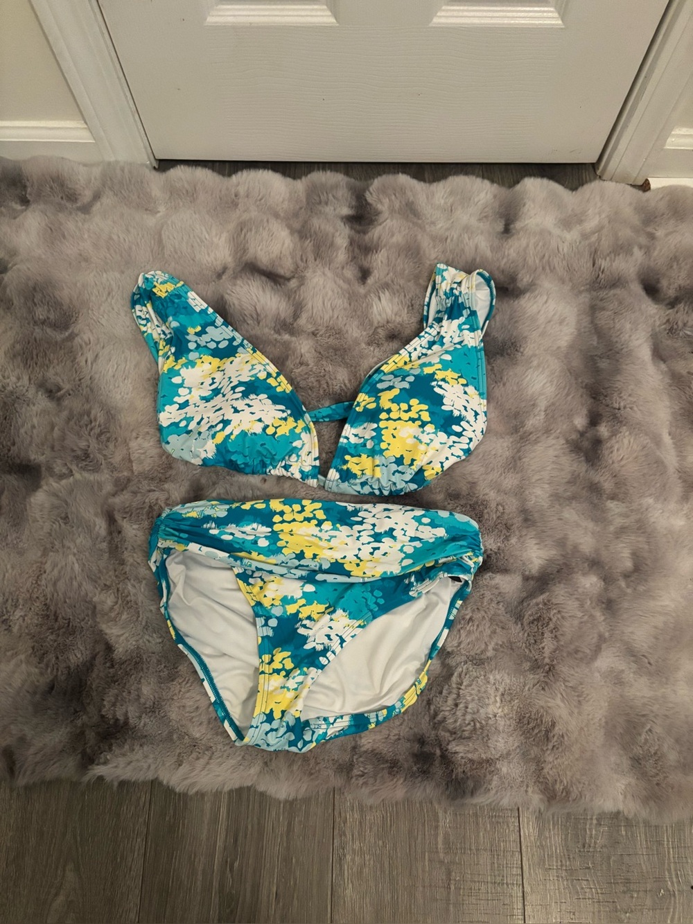 Gorgeous two piece bathing suit